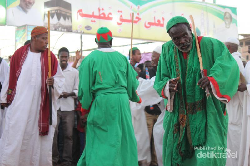 Begini Meriahnya Maulid Nabi di Negeri Sudan - 9