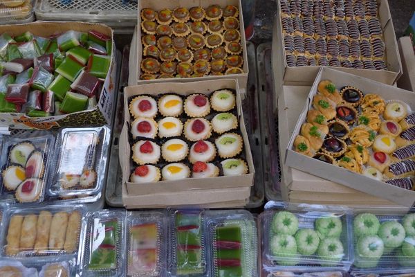 Yuk Belanja Aneka Kue di Pasar Kue Subuh Senen