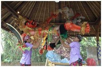 Pembuatan ogoh-ogoh (www.baliclassiccenter.com) Pembuatan ogoh-ogoh (www.baliclassiccenter.com)