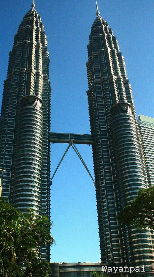 Menara Kembar Petronas Megahnya Kalahkan Kuala Lumpur Tower 3