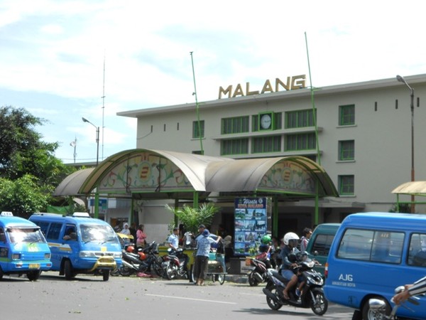 Hasil gambar untuk stasiun malang