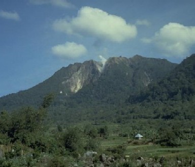 Serunya Berjumpa Pendaki Asing di Gunung Sibayak