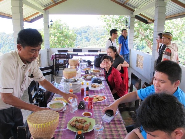 Tempat Makan  Romantis  di Lombok Utara 5