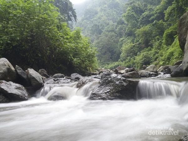 Air Terjun Madakaripura Konon Bikin Awet Muda