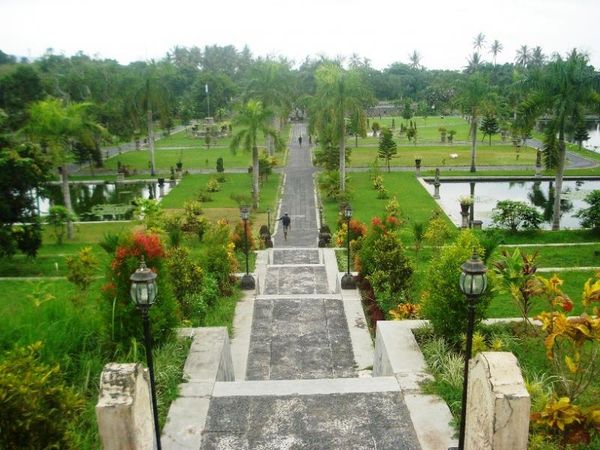 Taman Ujung di Bali Mungkin yang Terindah di Indonesia 6