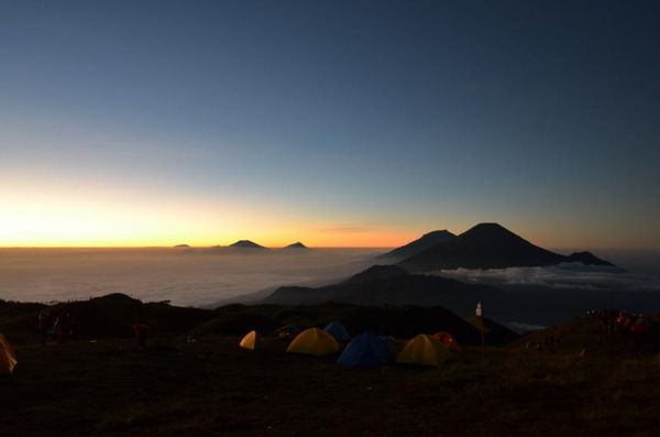  Gunung  Prau  Tempat Terbaik Melihat Matahari