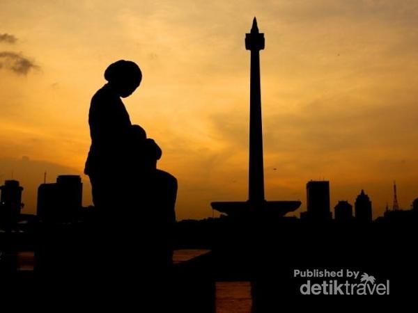 Siapa Sangka, Monas Secantik Ini di Kala Senja