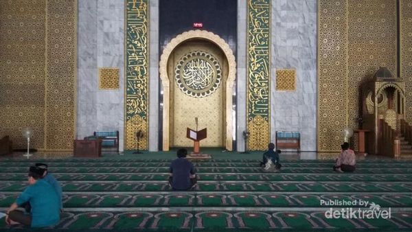 Surabaya Punya Masjid yang Indah 4