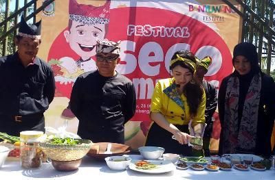Meriahnya Ngulek Sambel Bareng di Festival Sego Tempong Banyuwangi