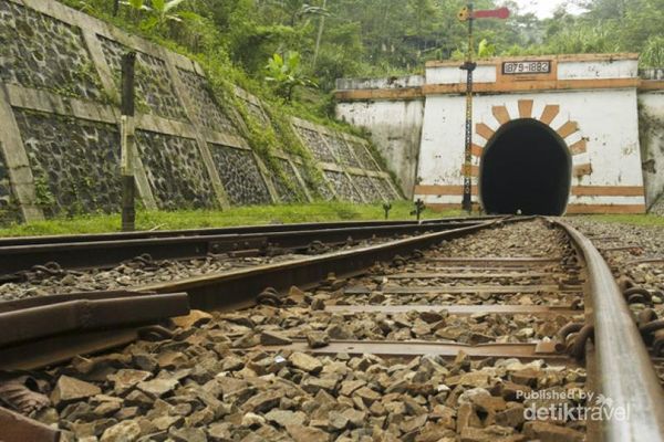 Misteri Terowongan Kereta Lampegan di Cianjur