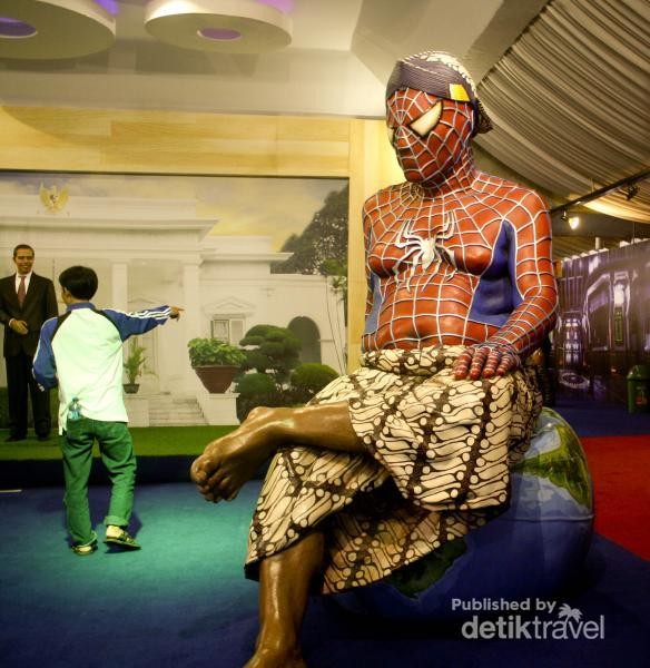 Sudah pernah lihat Spiderman pakai kain batik? Yuk ke sini, Museum de Arca Yogya Sudah pernah lihat Spiderman pakai kain batik? Yuk ke sini, Museum de Arca Yogya