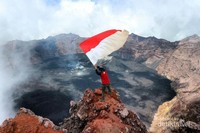 Puncak Gunung Raung, 3442 meter di atas permukaan laut Puncak Gunung Raung, 3442 meter di atas permukaan laut
