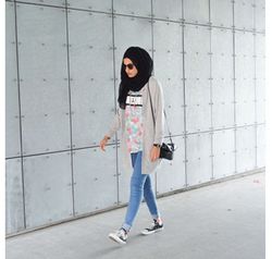 Hijab Style: Gaya Simple untuk Hangout Ala Zizi, Hijabers 