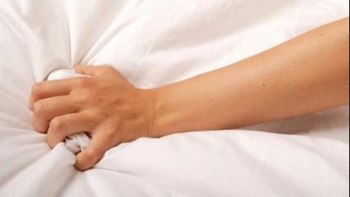 Hal-hal Aneh yang Bisa Terjadi Setelah Orgasme 1 Hal-hal Aneh yang Bisa Terjadi Setelah Orgasme 1