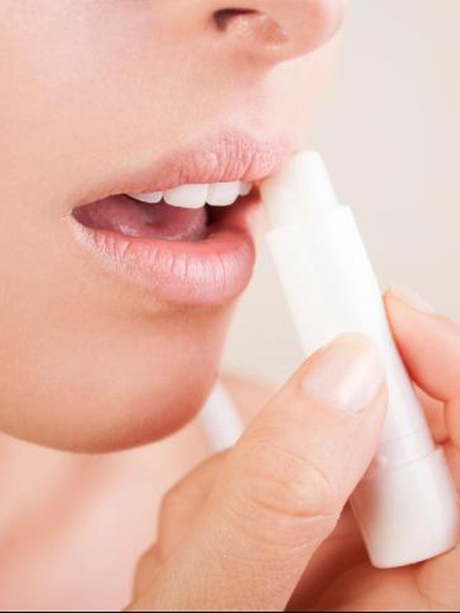 tina wisesa ini alasan kenapa bibir dan kulit leher perlu dirawat tina wisesa ini alasan kenapa bibir dan kulit leher perlu dirawat