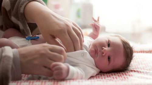 Hal-hal Seputar Penggunaan Pakaian Bayi Baru Lahir yang Perlu Diperhatikan 1 Hal-hal Seputar Penggunaan Pakaian Bayi Baru Lahir yang Perlu Diperhatikan 1