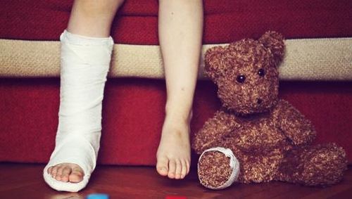 Ini Sebabnya Jangan Bereaksi Berlebihan Saat Anak Luka atau Cedera Ini Sebabnya Jangan Bereaksi Berlebihan Saat Anak Luka atau Cedera