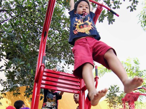 Main Ayunan Bermanfaat Bagi Kepribadian Anak Lho! Main Ayunan Bermanfaat Bagi Kepribadian Anak Lho!