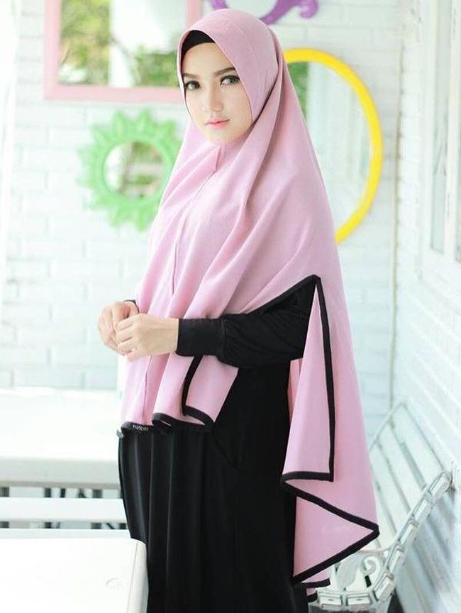 Foto: Pesona Selebgram Garut dengan Khimar Syar'i, Reista 