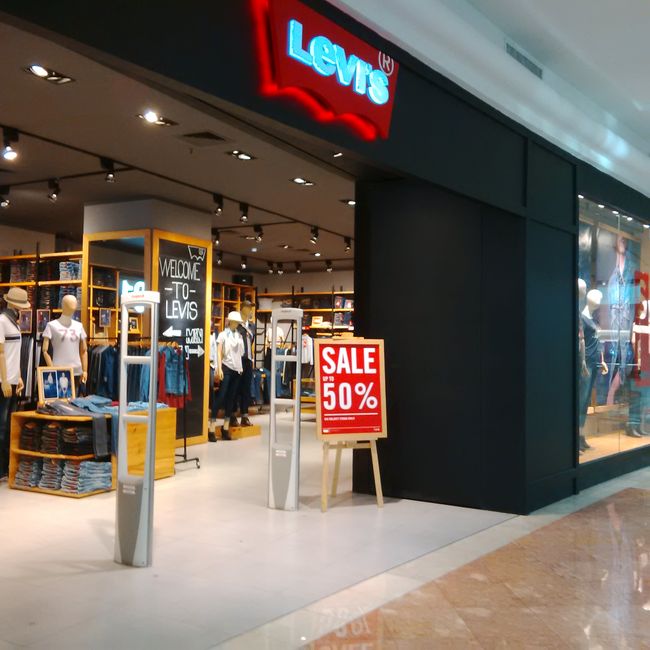  Levi s  Diskon Hingga 50 T shirt Mulai dari Rp 150 Ribu