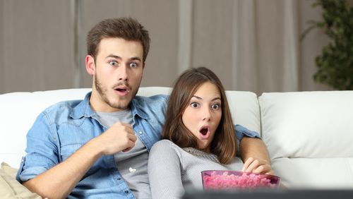 Studi: Kelamaan Nonton TV Bisa Jadi Pembunuh Perlahan Studi: Kelamaan Nonton TV Bisa Jadi Pembunuh Perlahan