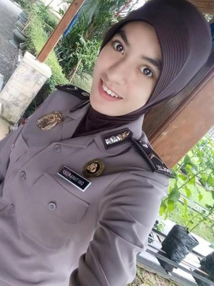 Dwi Tiara Rusci Polisi Cantik Asal Sulawesi Tenggara Peserta Hijab Hunt 2016