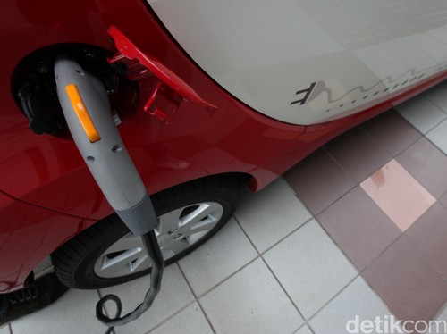 6 Poin Minus Mobil Listrik yang Jarang Diumbar 6 Poin Minus Mobil Listrik yang Jarang Diumbar