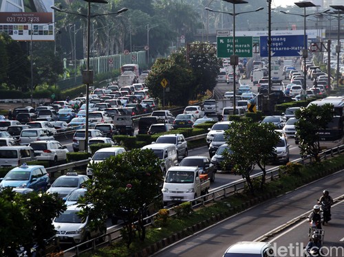 Transportasi Umum Jelek, Orang Indonesia Beli Motor karena Terpaksa