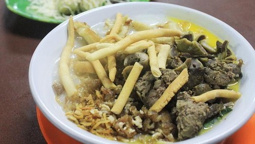Nyam! Bubur Ayam dengan Topping Komplet yang Hangat Enak Ada di 4 Tempat Ini Nyam! Bubur Ayam dengan Topping Komplet yang Hangat Enak Ada di 4 Tempat Ini