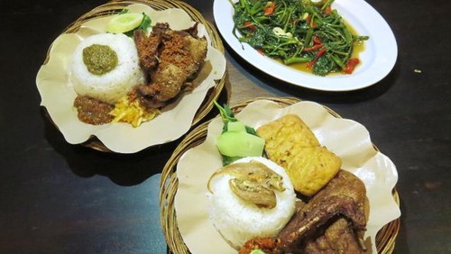 Bebek Malio: Aduh Sedapnya, Nasi Tempong Plus Bebek Sambal 