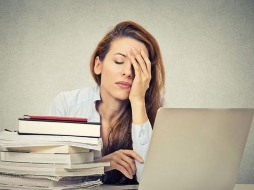 5 Kondisi Kesehatan Gigi dan Mulut yang Menandakan Pikiran Sedang Stres