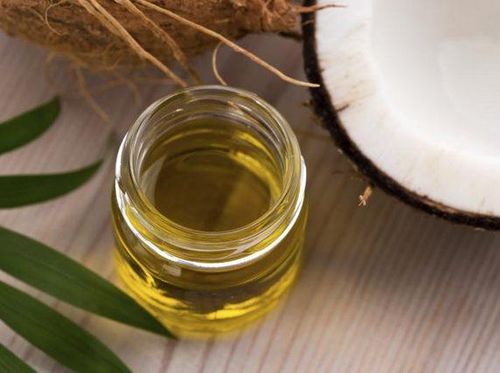 Minyak Kelapa Tidak Sesehat yang Kita Pikir, Benarkah? Minyak Kelapa Tidak Sesehat yang Kita Pikir, Benarkah?