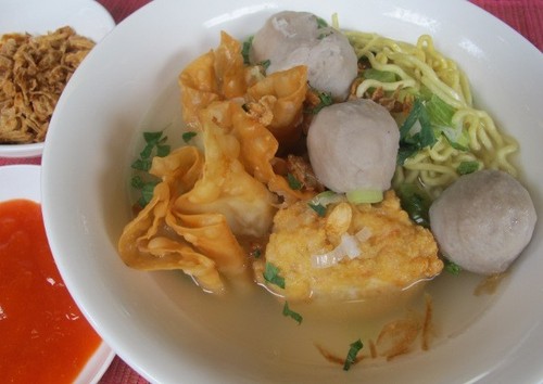 Video Resep: Bakwan Kuah Video Resep: Bakwan Kuah