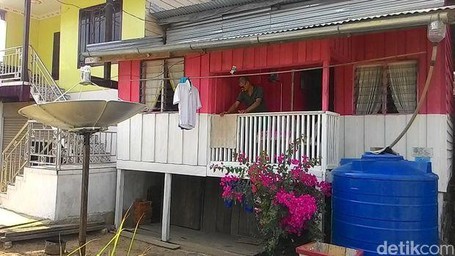 Rumah Unik di Perbatasan Kalimantan Ruang  Tamu di  