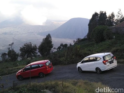 Toyota Calya Sentuh Tanah Gunung Bromo