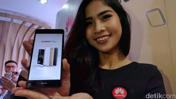 Kesuksesan Huawei P9 dengan kamera yang dibuat bekerja sama dengan Leica membuat kehadiran P10 cukup dinantikan. Handset ini kabarnya mengusung layar lengkung, memori internal 256 GB, RAM 6 GB sampai layar Quad HD. Foto: detikINET/Muhammad Alif Goenawan