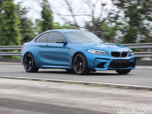 Si Jagoan Ngedrift BMW M2 Coupe