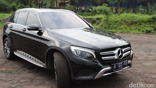 Menguji Mercy GLC 250, Si Mewah nan Tangguh Menguji Mercy GLC 250, Si Mewah nan Tangguh
