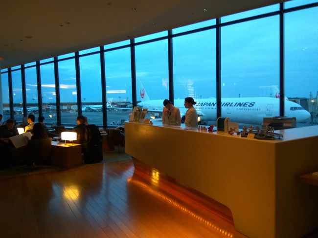 Bersantai di Lounge Eksklusif Japan Airlines, Ada 