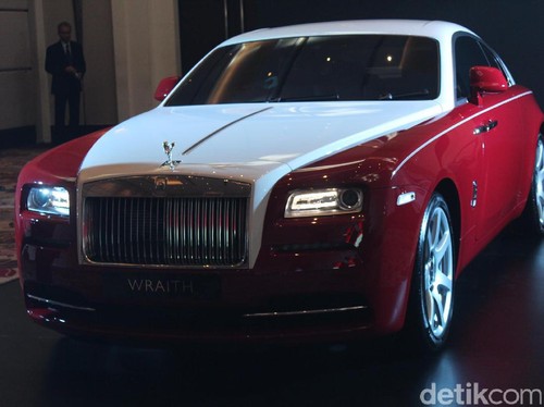 Bedah Luar Dalam Rolls-Royce Wraith Edisi Sumpah Pemuda