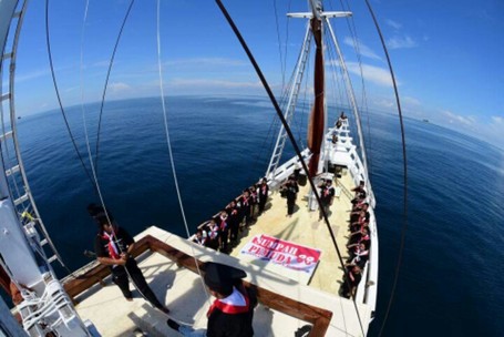 Seru Banget! Sumpah Pemuda Diperingati di Atas Kapal Phinisi