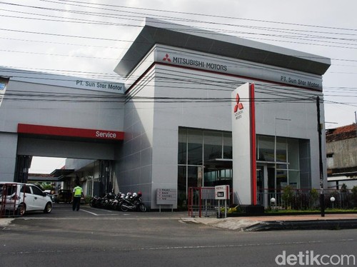 Mitsubishi Resmikan Diler Mobil Penumpang Pertama di Kudus