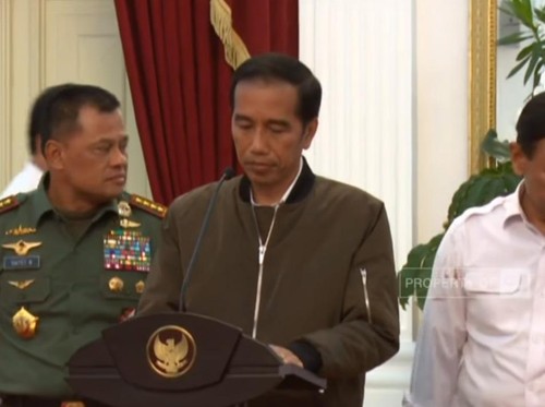 Serbu 5 Jaket Bomber 'Jokowi' di Harbolnas, Harga Mulai 