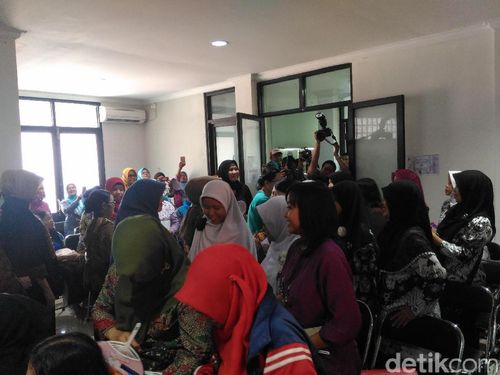 Hari Guru di Surabaya Diperingati dengan Deteksi Dini 