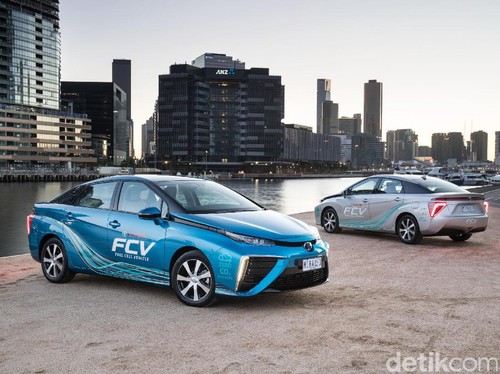 Mobil Hidrogen Toyota Kini Bisa Diisi Hidrogennya di Mana Saja
