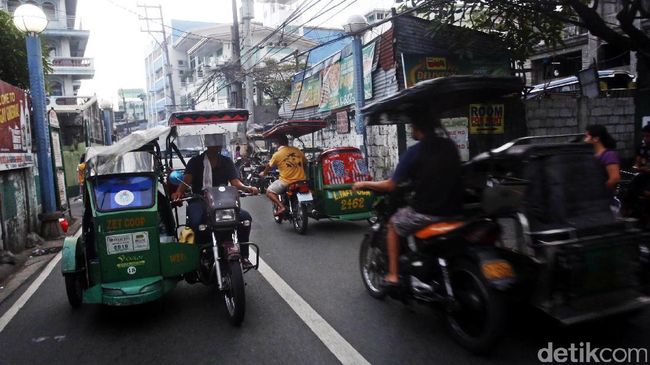 Cuma di Filipina Bekas Mobil  Perang  Jadi Angkot 6