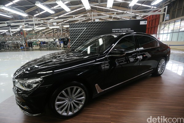 Ini BMW Seri 7 Rakitan Indonesia