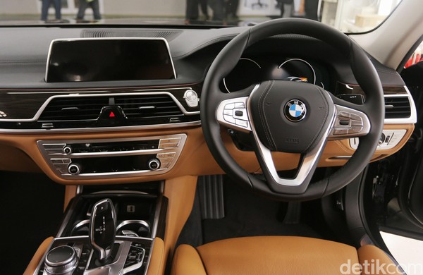 Ini BMW Seri 7 Rakitan Indonesia Ini BMW Seri 7 Rakitan Indonesia