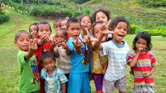 Senyum, Tawa dan Cinta, Harta Karun Indonesia yang Kita Lupa