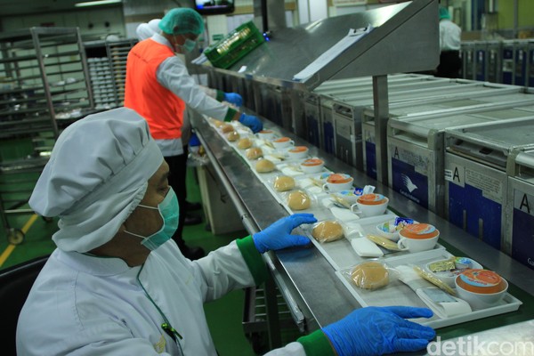 Foto Perjalanan Makanan dari Dapur Sampai ke Pesawat 7